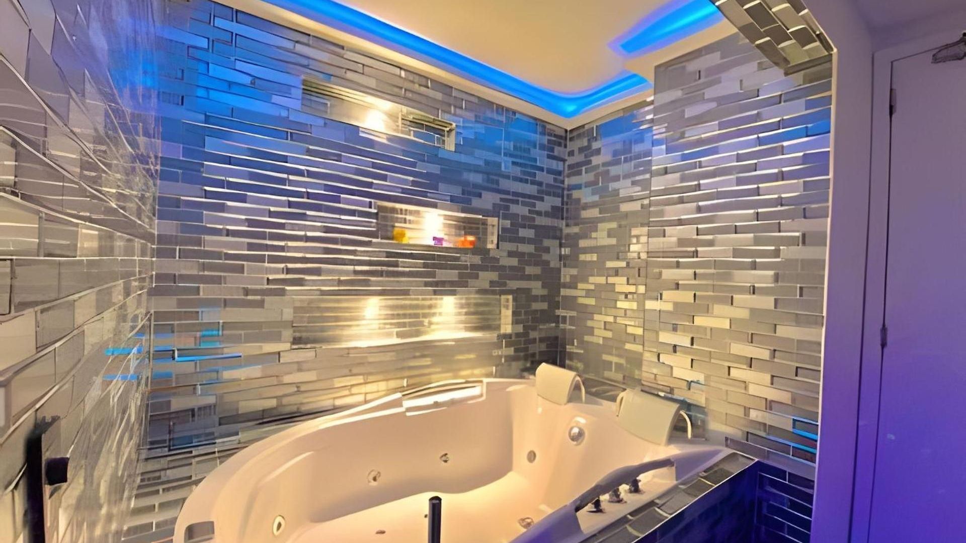 Guest Friendly 2 Master Bedroom Private Jacuzzi Cartagena
