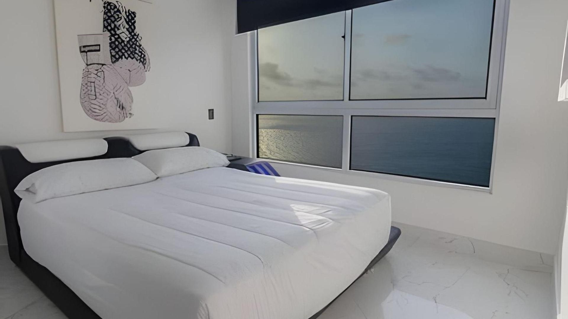 Guest Friendly 2 Master Bedroom Private Jacuzzi *