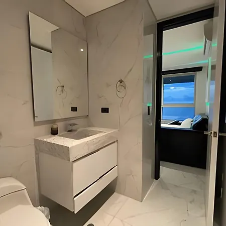 Guest Friendly 2 Master Bedroom Private Jacuzzi * Cartagena