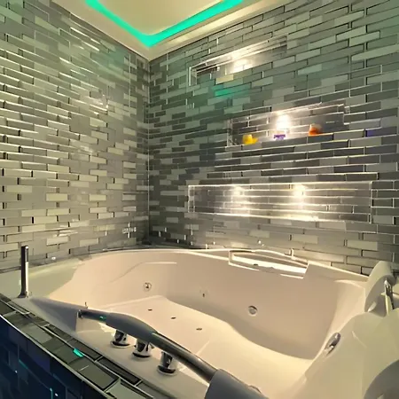 Guest Friendly 2 Master Bedroom Private Jacuzzi Cartagena