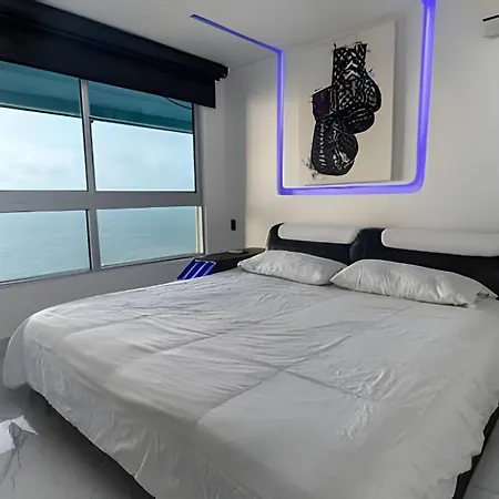 Guest Friendly 2 Master Bedroom Private Jacuzzi * Cartagena